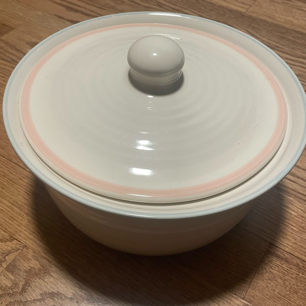 Pfaltzgraff aura pink round 2qt casserole dish
